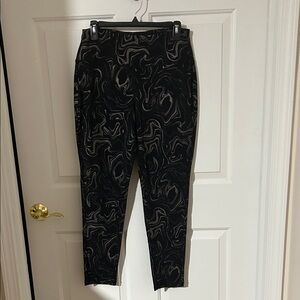 Soft Surroundings Black and Gray Swirl Patterned leggings